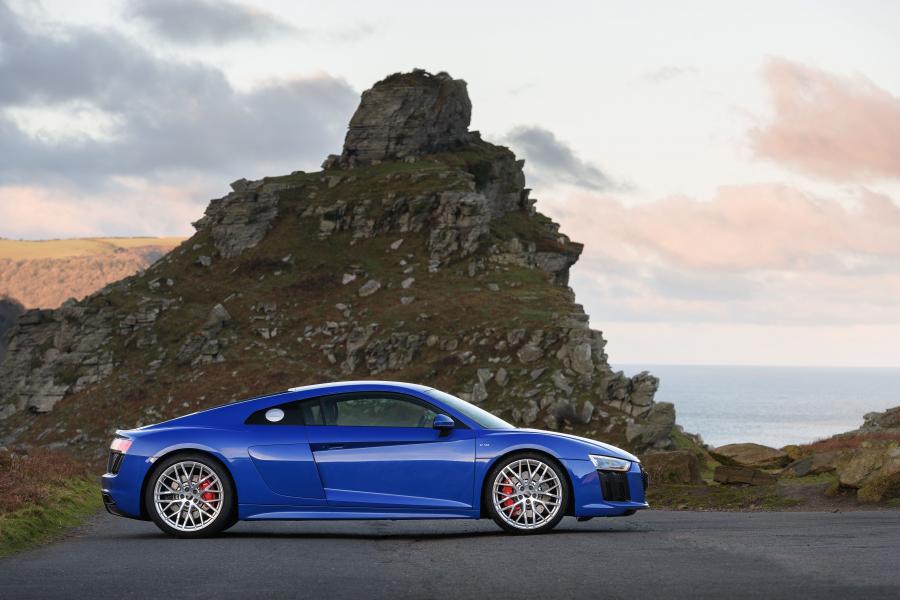  Audi R8 V10 RWS 2018 года  (UK) (фото 24 из 40)